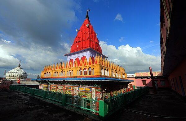 View of Hanuman Garhi Temple by Colorful Destinations India, Varanasi Ayodhya tour package, Ayodhya 2 Nights 3 Days Trip, Ayodhya Varanasi Prayagraj tour